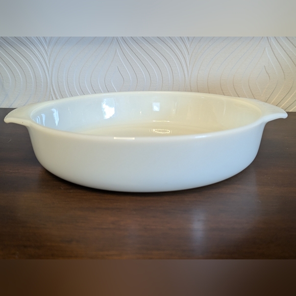 Vintage Mid-century Modern Glassbake Green Daisy Milk Glass Cake Pan - Picture 3 of 7